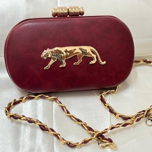 Designer kastanienbraune Hochzeits-Clutch für Braut, schönes Logo, mit einer Kette innen, Einzelfach, Farbe erhältlich