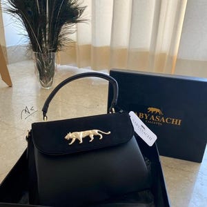 Schöne Handtasche für Frauen, Designer-Tasche für Büro, geräumig mit zwei Fach und langen Riemen, weiche Samtoberfläche,