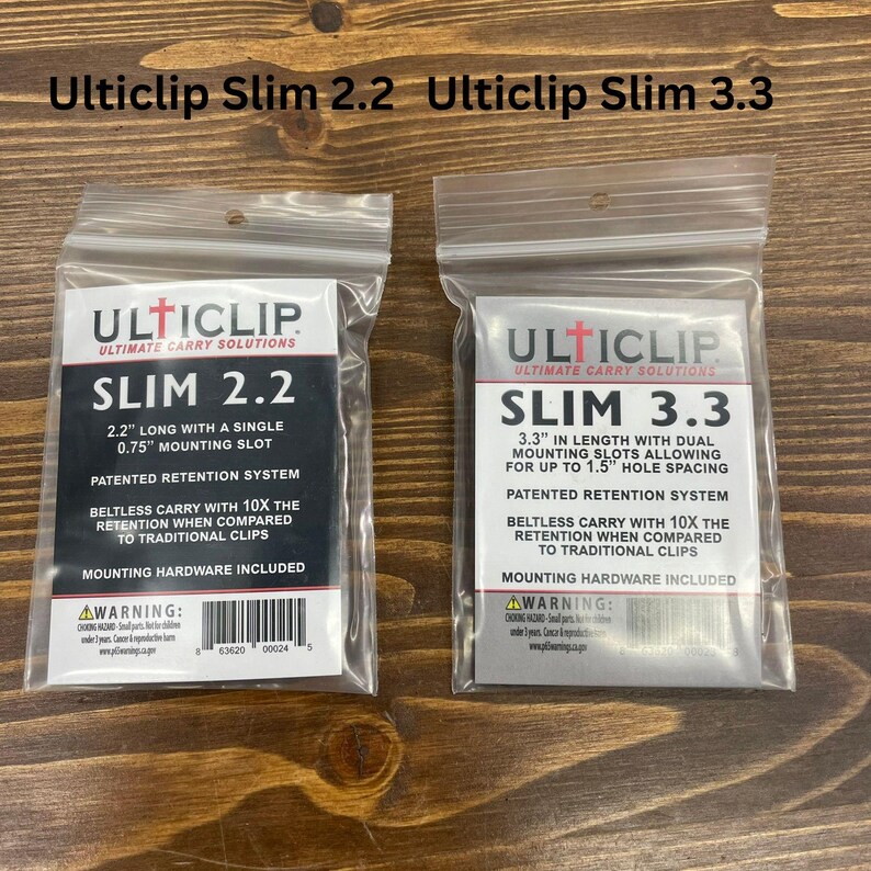 以下が含まれることがあります： Ulticlip Slim 2.2とSlim 3.3が入った2つの透明なプラスチックパッケージ。 Slim 2.2は長さ5.59cmで、1.91cmの取り付けスロットが1つあります。 Slim 3.3は長さ8.38cmで、デュアル取り付けスロットがあります。 どちらも特許取得済みの保持システムを備えています。