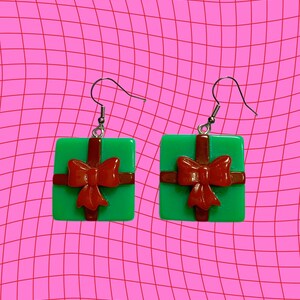 Present earrings