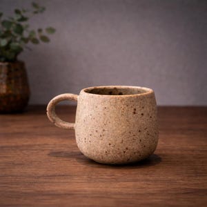 Taza de café de gres moteado hecha a mano: asa ergonómica, 295 ml (10 oz)