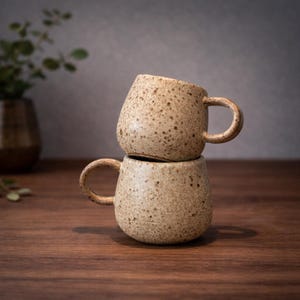 Handmade Speckled Stoneware Coffee Mug: Ergonomic Handle, 10 oz image 3