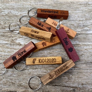 Keychain with individual engraving made of wood