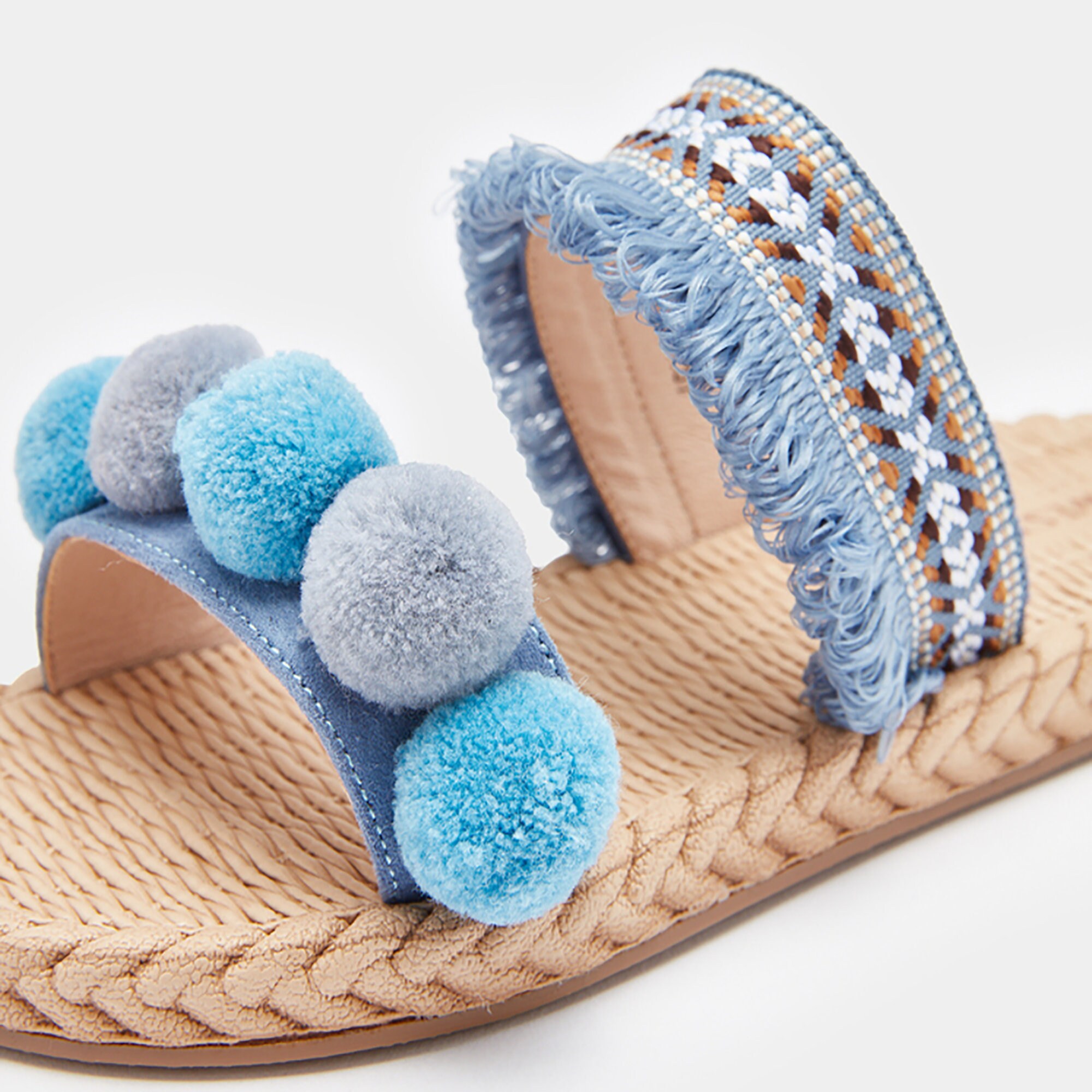 trendy slippers for girls