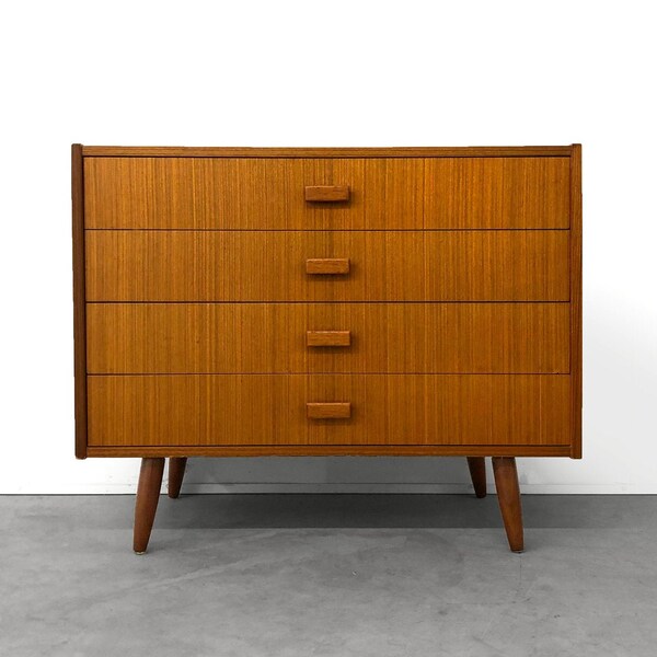Vintage Teak Dresser / Chest of Drawers with Four Drawers