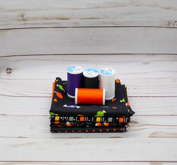 Halloween Cotton Fat Quarter Fabric Bundle with Thread