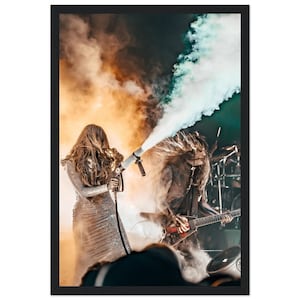 Poster con cornice in legno su carta opaca di alta qualità "IN QUESTO MOMENTO"