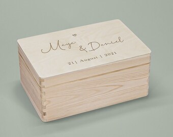 Personalisierte Erinnerungskiste "Hochzeit Herz-Kontur" aus Holz Mit Name und Datum Holzkiste Holzbox Name Aufbewahrung Hochzeitskiste