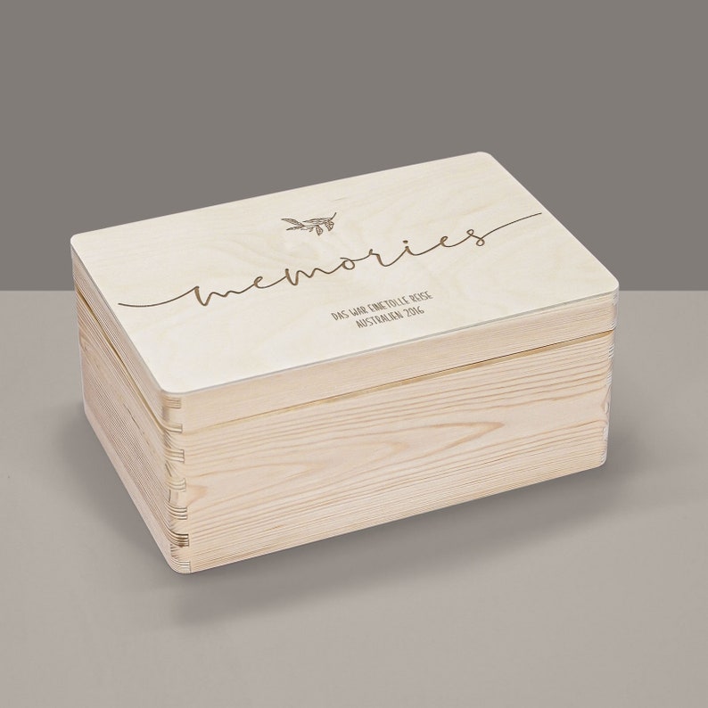 Personalisierte Erinnerungskiste Holz Holzkiste Holzbox mit Namen Aufbewahrung Erinnerungen Geschenk zur Hochzeit Hochzeitsgeschenk Memories Bild 6