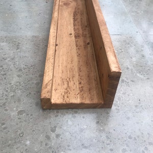 Estantería/repisa para cuadros de madera maciza, hecha a mano a medida con madera de palets 100% reciclada (Reino Unido).