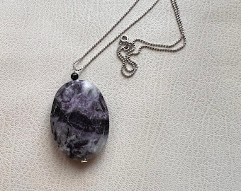 Purple Flower Jade Oval Chesscut Necklace