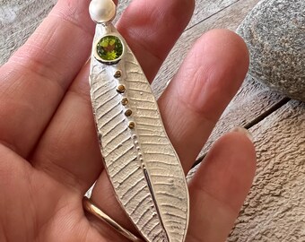 Peridot Gemstone Leaf Pendant