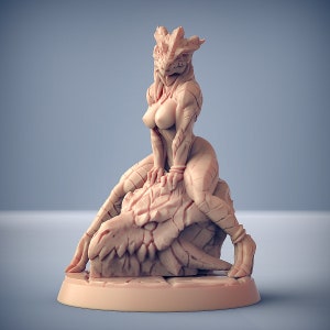 Lusty Draconian Maid - Pinup | 32mm or 28mm Fantasy Miniature | DnD Miniature | RPG | Tabletop Game | Artisan Guild