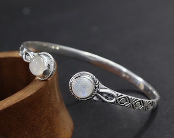 Moonstone Bangle ~925 Sterling Silver Bangle ~ Gemstone Bangle ~ Handmade Bangle ~ Popular Bangle ~ Designer Bangle ~ Boho Bangle ~ Dainty**