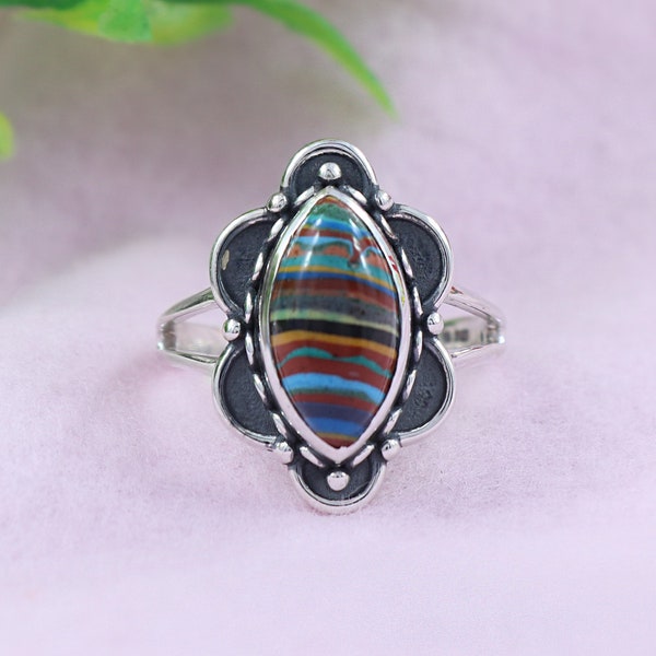 Atemberaubender Ring aus 925er Sterlingsilber mit Regenbogen-Calsilica-Edelstein, handgefertigtes Statement, einzigartiger handgefertigter Schmuck, Geschenk für Sie, Größe – 8