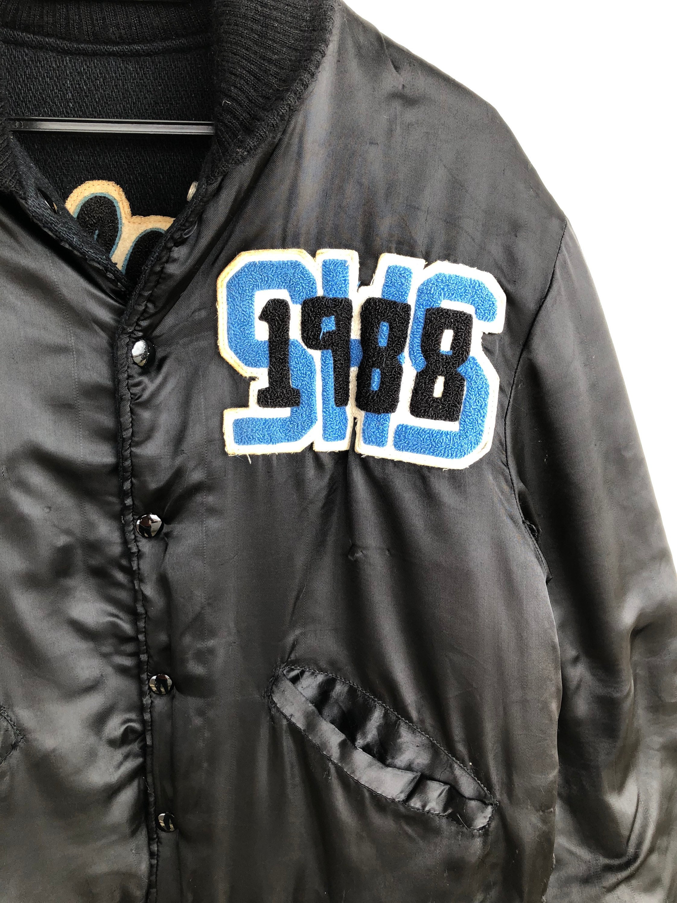 [RONRON]BACK PATCH 88 DUMBLE MUSTANG VARSITY ジャケット★ Embroidered Wool Varsity Ford Mustang Black and Grey Jacket