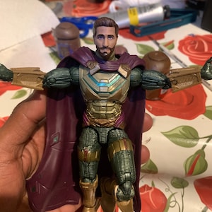 Alternate dimensional warrior head sculpt (FIGURE NOT INCLUDED)