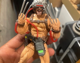 Helmeted screaming feral man head sculpt (painted ) ***FIGURE NOT INCLUDED***
