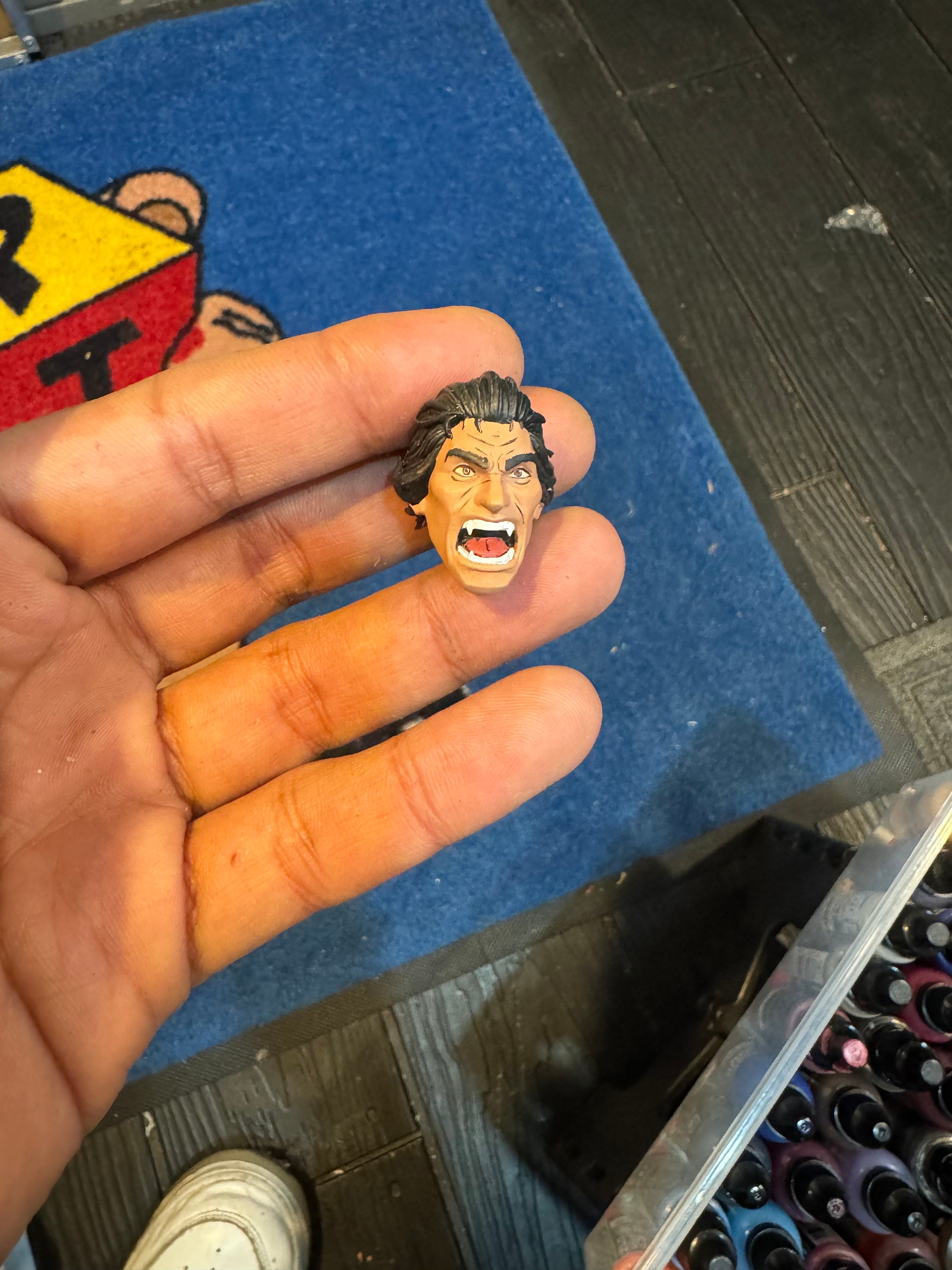 Escultura de cabeça irritada de pantera azul (pintada) *FIGURA NÃO INCLUÍDA*