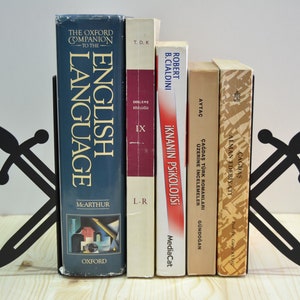 Espada metal Bookend , Metal pared arte home decoración uso en la biblioteca librería estantería novio novia aniversario regalos personalizados personalizados