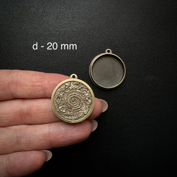 034 Round base(diameter 20mm) for pendant. Craft brass Jewelry Supplies, DIY Jewelry making Blank Pendant 1pc