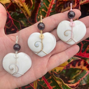 Third Eye of Shiva Heart Necklace / Third Eye of Shiva / Garnet & Shiva Shell / Handmade Crystal Jewelry / Heart Shaped Crystals / Wire Wrap