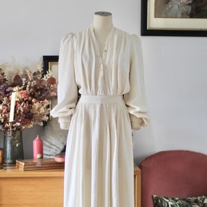 Wedding dress c.1940 - 40s wedding dress