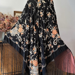 Antique embroidered silk piano shawl c.1920 - 20s silk flapper piano shawl - Manila shawl - Manila manton