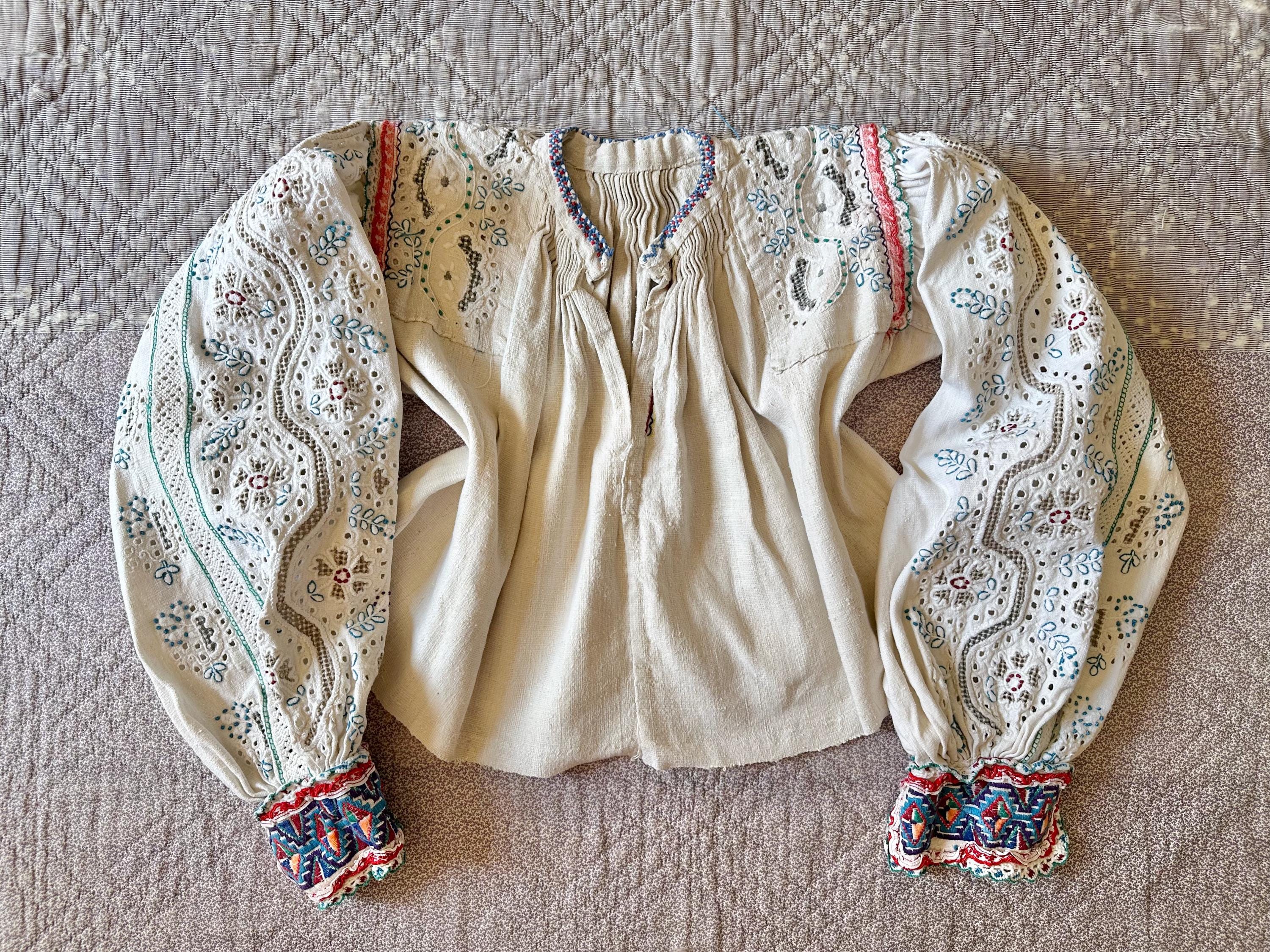 トップス antique Rumania blouse Vintage Romanian Embroidered Blouse C. 1930 - T.XS/S