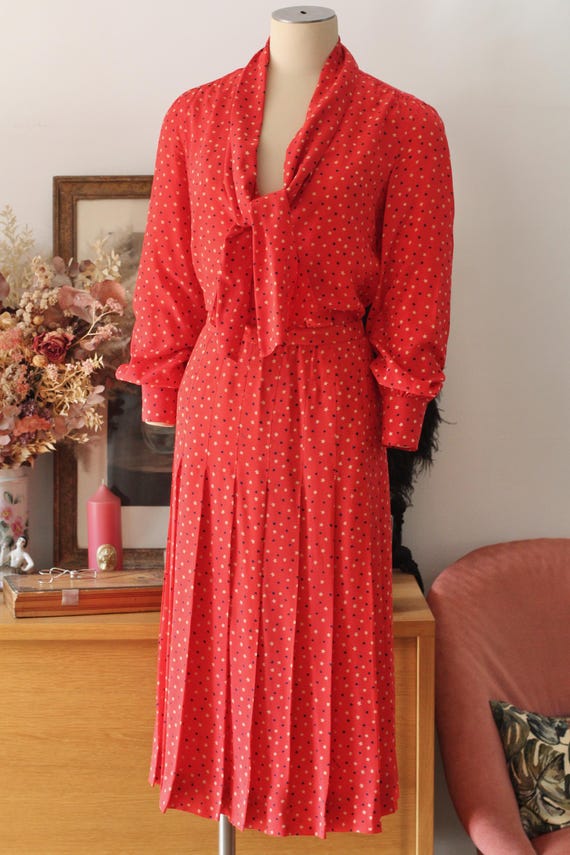 Celine, Ensemble jupe & chemisier Céline c. 1970 - Soie rouge - Imprimé vintage - Made in France