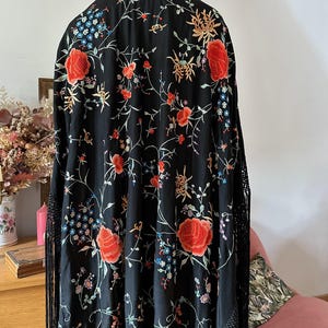 Antique embroidered silk piano shawl c.1920 - 20s silk flapper piano shawl - Manila shawl - Manila manton