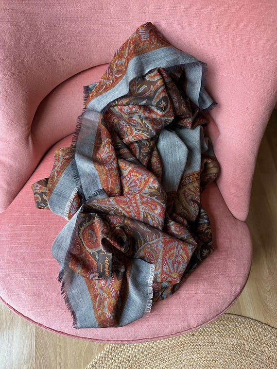 Scialle in lana Yves Saint Laurent Italia