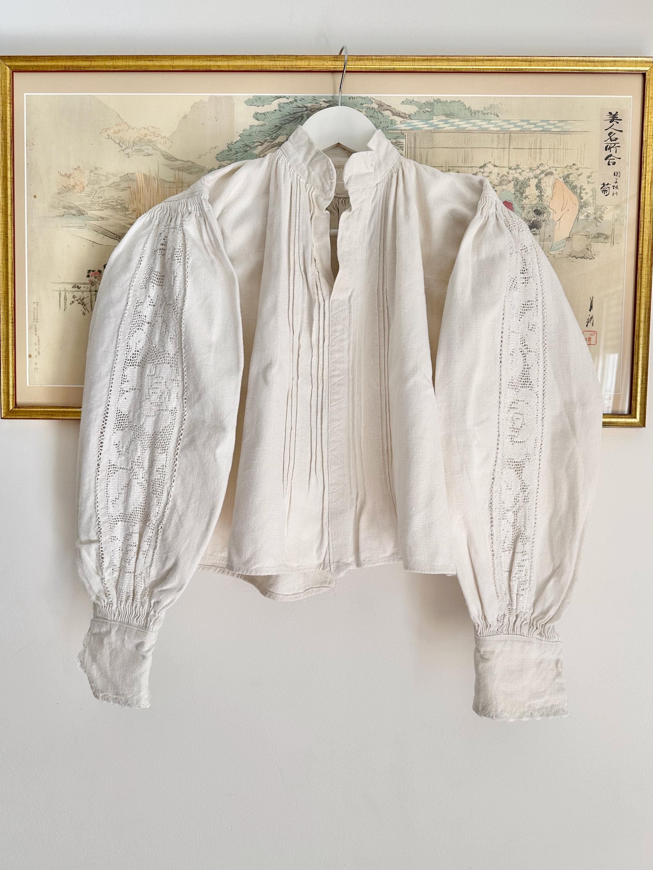 Vintage Romanian Embroidered Blouse C. 1930 - T.XS/S
