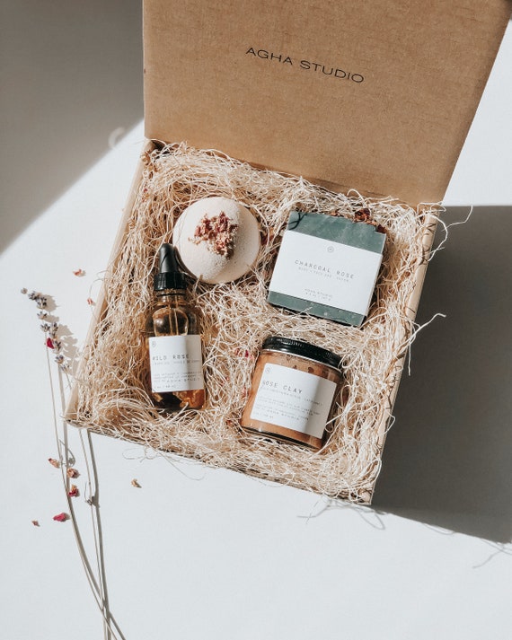 Monsuri Self Care Gift Basket for Mom: New Mommy Care Package Pampering Gift Set with Bath Accessories and Natural Skincare Products. Our Spa Day Kit