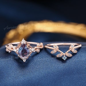 Vintage Alexandrite Floral Engagement Ring Set Rose gold pear shaped alexandrite ring Vine wedding ring set woman leaf band promise rings