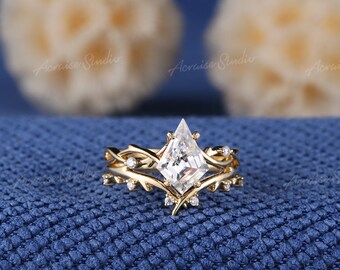 ヴィンテージ カイトカット モアッサナイト エンゲージリングセット 花