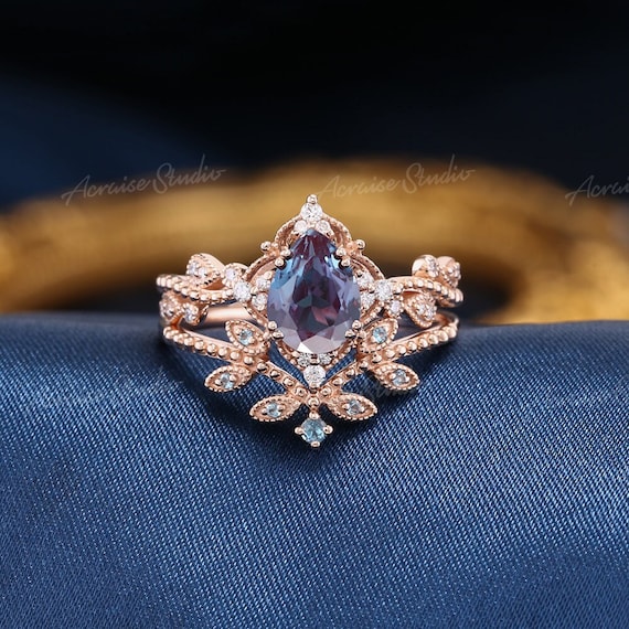 Vintage Alexandrite Floral Engagement Ring Set Rose Gold Pear Shaped Alexandrite Ring Vine Wedding Ring Set Woman Leaf Band Promise Rings Etsy