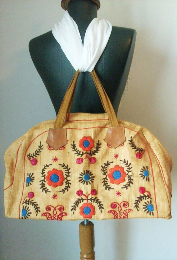 VINTAGE 1960s rattan flower HAND EMBROIDERY hippie