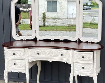 Shabby Chic Distressed White Vintage Style French King Louis Ornate Kidney Shape Desk Make Up Vanity Solid Wood Dressing Table Triple Mirror