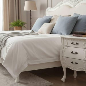 Pair Of 2 French Bombay Louis XIV Style Carved Solid Mahogany Wood Chest Of Three Drawers White Nightstand Bed Side Table Set Of Two Bild 1