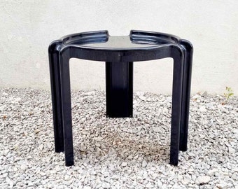 Table d’appoint moderne du milieu du siècle / Design Giotto Stoppino pour Kartell / Table en plastique noir / Retro Home / Table basse noire / Italie / années 70