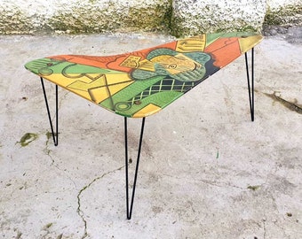 Rare Table Basse du Milieu du Siècle / Picasso Guitar Painting / Cubisme / Unique / Table basse trépied / Table d’automne vintage / France / Unique /'60s