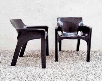 1 of 2 Mid Century Modern Chair / Design by Vico Magistretti for Artemide Milano / Model Gaudi / Italian Design / Plastic Chair /Italy /&#39;70s