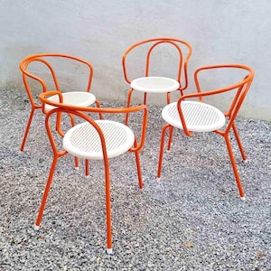 4er Set Retro Orange Metall Terrassenstühle / Gartenstühle / Pop Art Modernist Memphis Design / Jugoslawien / 1980/80er Jahre