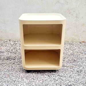 Mueble de almacenaje Componibili de mediados de siglo / Diseño de Anna Castelli para Kartell / Modelo 4970 / Carrito de plástico blanco / Era espacial / Mesa / Italia / Años 70