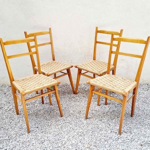 Ensemble de 4 chaises de salle à manger italiennes Mid-Century / Chaises en bois de hêtre / Chaises de salle à manger vintage / Chaises / Maison et espace de vie / Italie / Années 1960 / Années 60