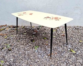 Mid Century Coffee Table / End Table / Italian Design Table / Vintage Coffee Table / Side Table / Living Room Furniture / Italy / 1960 /'60s