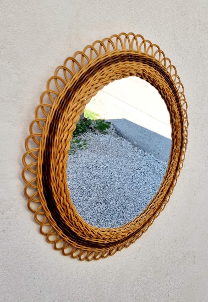 Mid Century Wall Mirror / Vintage Rattan Round Wall Mirror / Franco Albini Style / Boho Mirrors / Home Decor / Italian Design / 1970s / '70s imagem 7