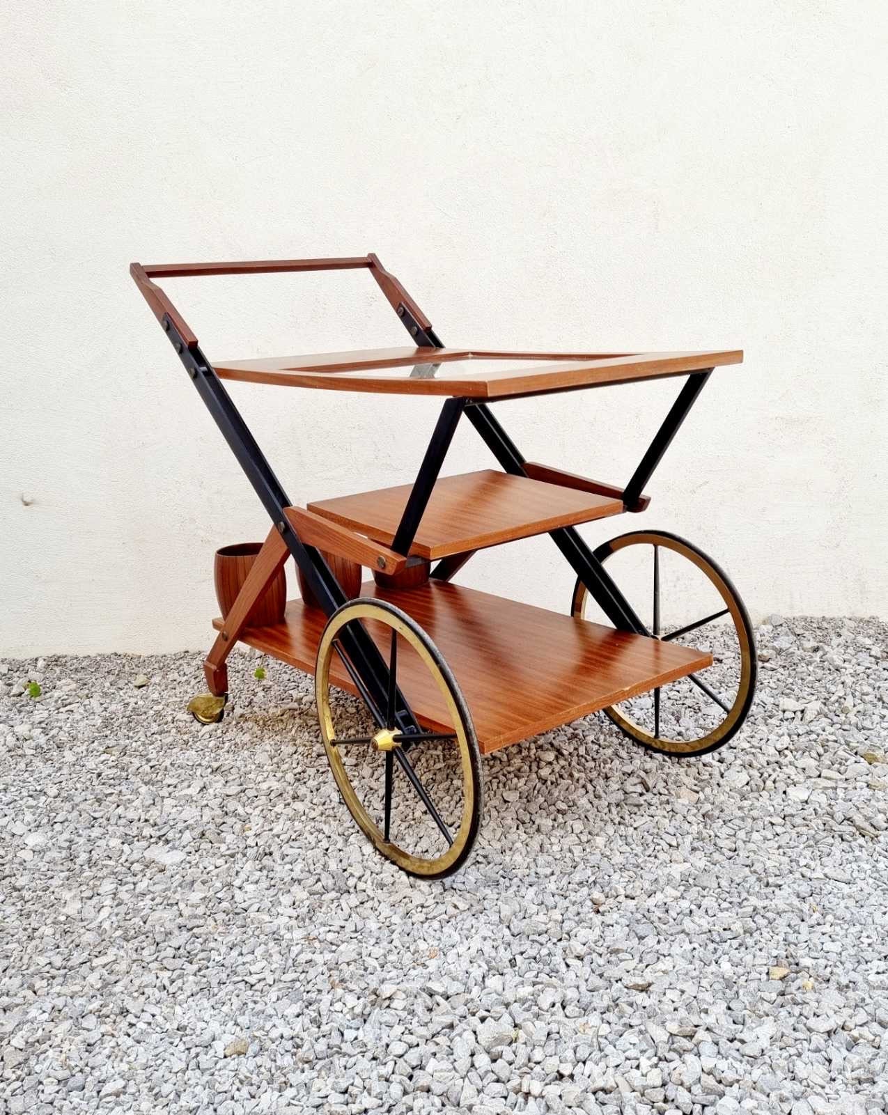 イタリアヴィンテージ - 真鍮とガラス天板のミッドセンチュリー サービングカート イタリアヴィンテージ - 真鍮とガラス天板のミッドセンチュリー