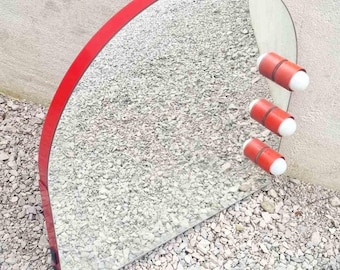 RISERVATO! Specchio da parete in metallo di metà secolo / Specchio vintage / Specchio spaziale / Specchio a lampadina / Specchio rosso / Specchi / Specchio retrò / Italia / Anni '70